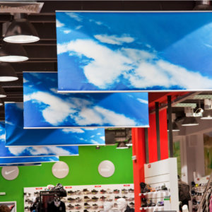 Примерни интериорни пана за магазин Рекламни пана за магазин илюстриращи небе