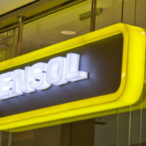 Светеща реклама за магазина на Kensol в Mall София Светеща реклама за магазина на Kensol в Mall София