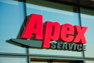 Светещи обемни букви от плексиглас за Apex Service, София