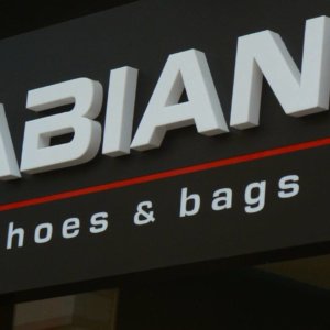 Плексигласови букви върху еталбонд Fabiano, Пловдив