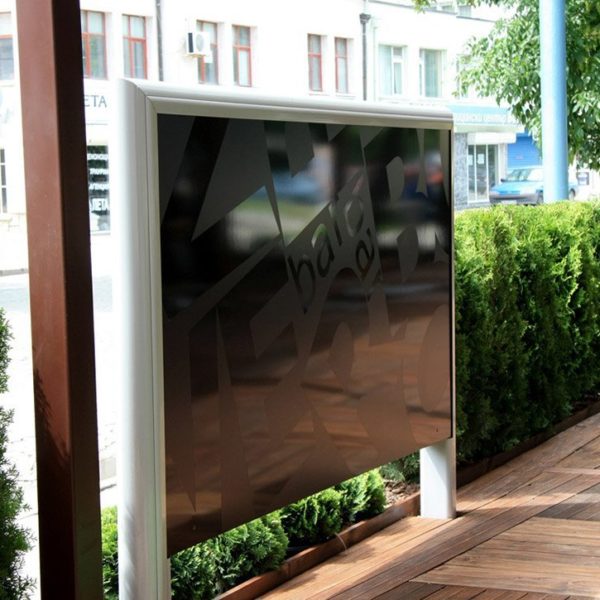 Outdoor advertising totem - bar Verbo