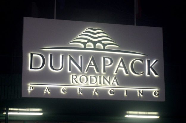 Обемни букви със задно осветяване Dunapack Rodina