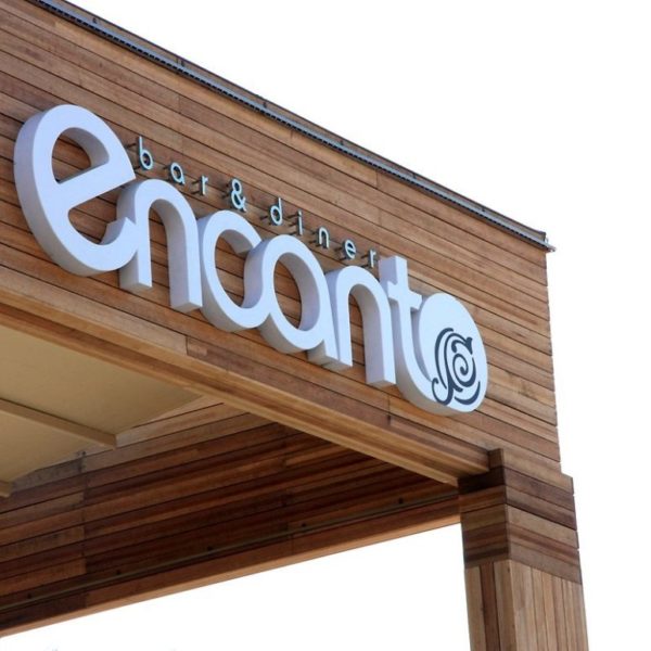 Светещи обемни букви от бял плексиглас – Encanto, Пловдив Светещи обемни букви от бял плексиглас - Encanto, Пловдив