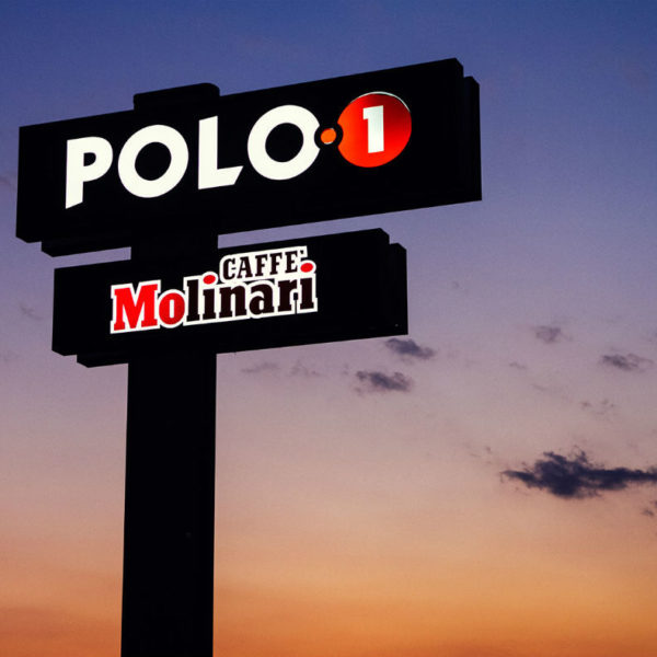 Тотем с вградени светодиоди Polo1 и Caffe Molinari Тотем с вградени светодиоди Polo1 и Caffe Molinari