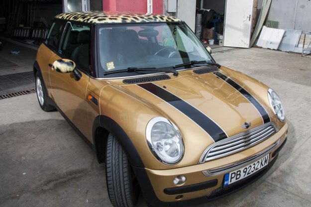 Unique vehicle branding - Media Design