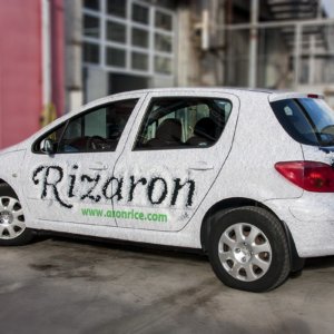 Облепяне с фолио с печатна графика на автомобил за Aron Rice