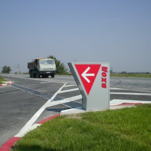 Бензиностанция Виса Асеновград, тотем вход-изход Бензиностанция Виса Асеновград, тотем вход-изход