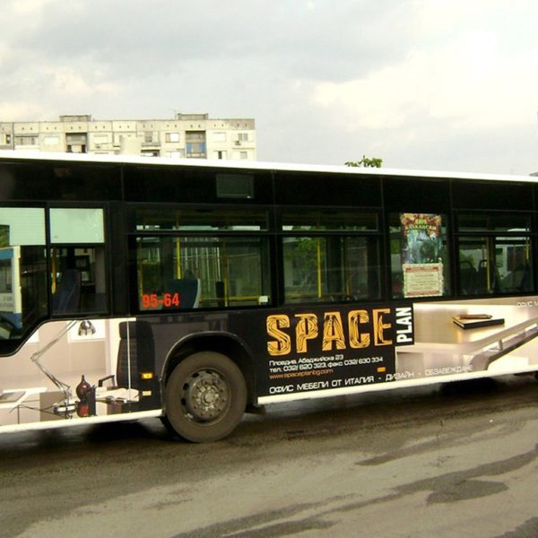 Брандиране на автобус Спейс план Автобус облепен с рекламно фолио за Спейс План ООД