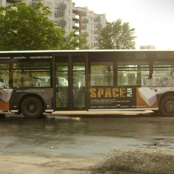 Рекламно брандиране на автобус Space Plan