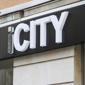 Външна реклама, светещи обемни букви iCity