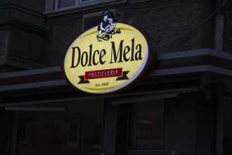 Светеща табела от плексиглас Dolce Mela