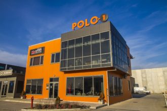 Polo1 - обемни букви от плексиглас и алурапид