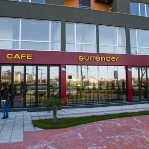 Светещи обемни букви Surrender