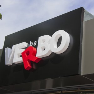 Illuminated acrylic channel letter Verbo