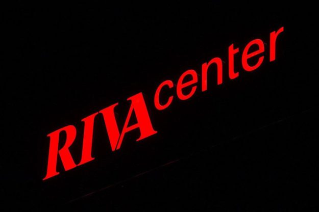 Светещи обемни букви Riva Center