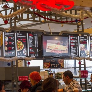 Branding for Pizzeria Verdi – by sign making company Media Design Branding for Pizzeria Verdi - by sign making company Media Design