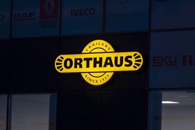 LED лого Orthaus от алурапид