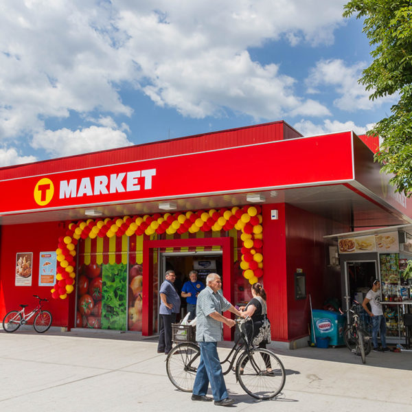 Светеща табела с лице от винил, T-market Панагюрище Светеща табела с лице от винил, T-market Панагюрище