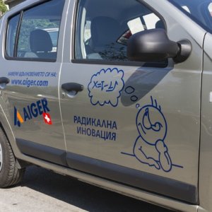 Vehicles branded with high-quality graphics Vehicles branded with high-quality graphics