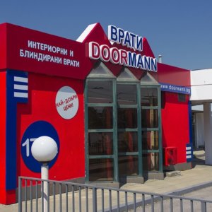 Doorman - светещи обемни букви