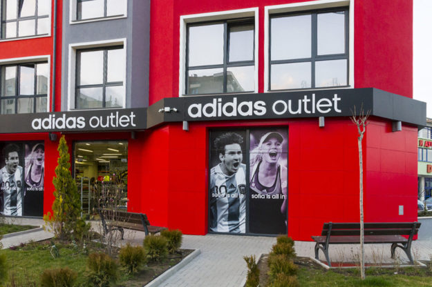 Adidas outlet sign
