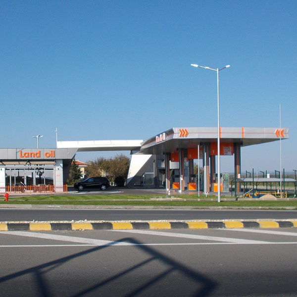 Обемни букви Land OIL, Поморие