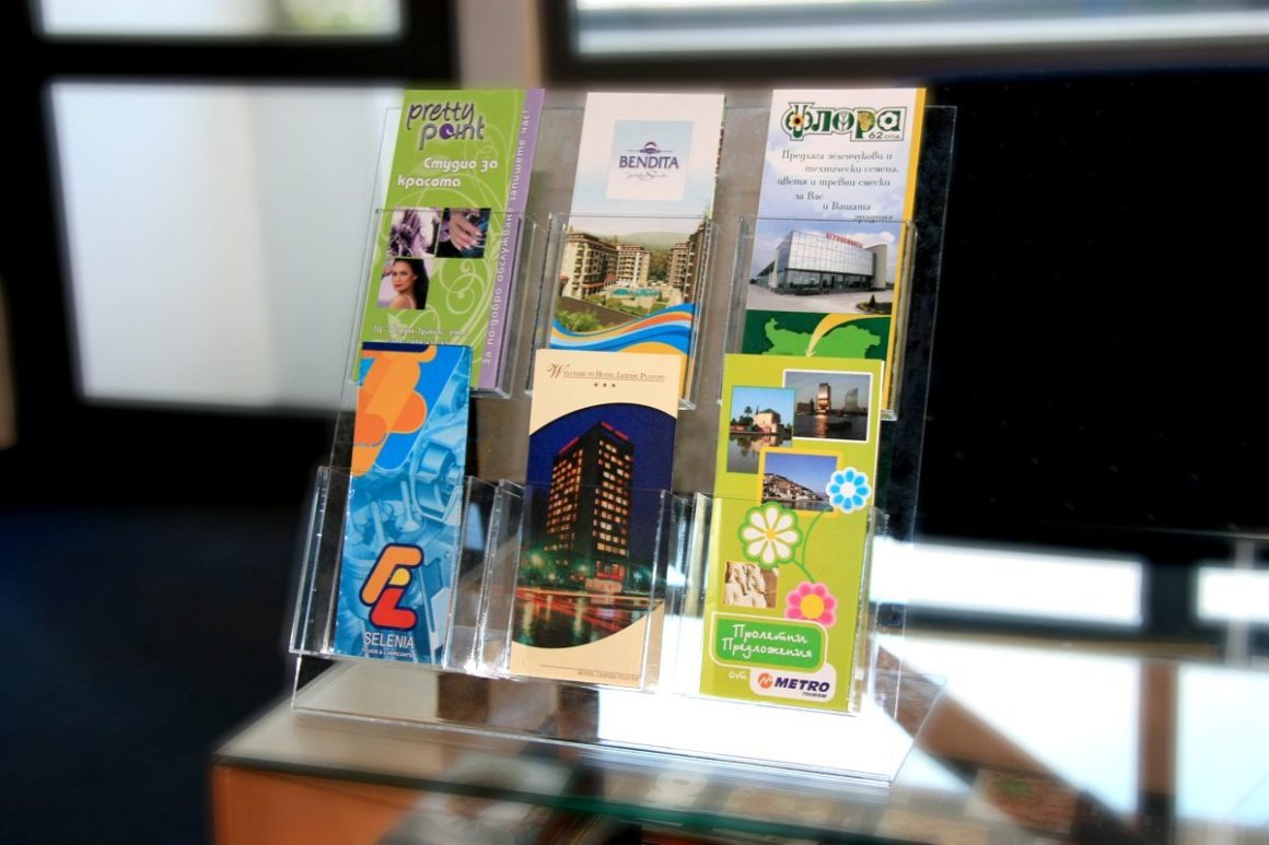 Plexiglass Stand for brochures