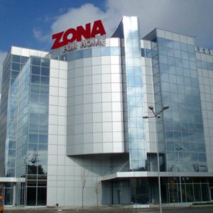 Светещи обемни букви от алуминий за магазин Zona for home Светещи обемни букви от алуминий за магазин Zona for home