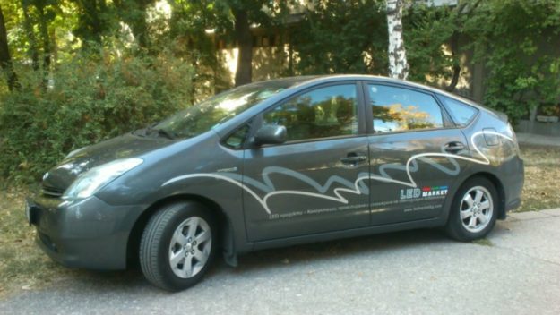 LED Market, брандиран автомобил