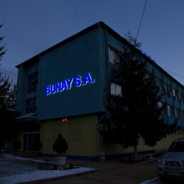 Illuminated back lit channel letters