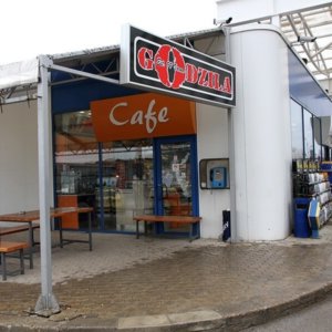 Светеща табела Пицарии Godzila, София