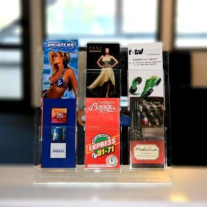 Стойка за брошури произведена от рекламна агенция Медия Дизайн