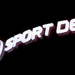 Светлинна реклама – букви от плексиглас Sport Depot