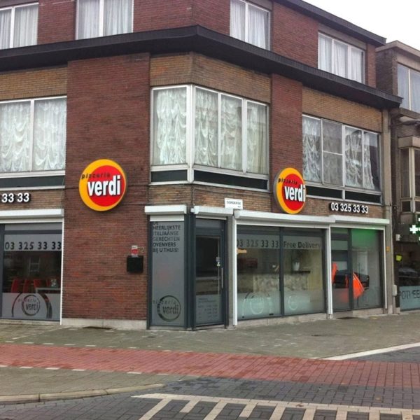 Ефектни светеща реклама за Пицария Верди - Белгия