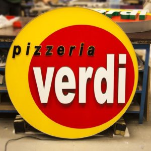 Ефектна рекламна инсталация за Пицария Верди - Белгия