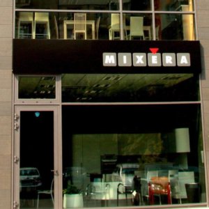 Обемни букви със светодиоди, изработени от плексиглас. Миксера Обемни букви със светодиоди, изработени от плексиглас. Миксера