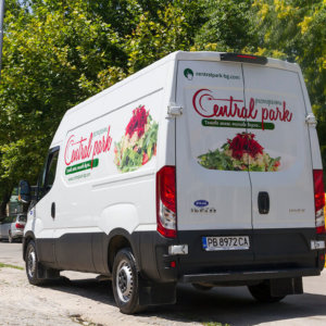 Брандиране на бус с реклама от фолио, ресторанти Central park