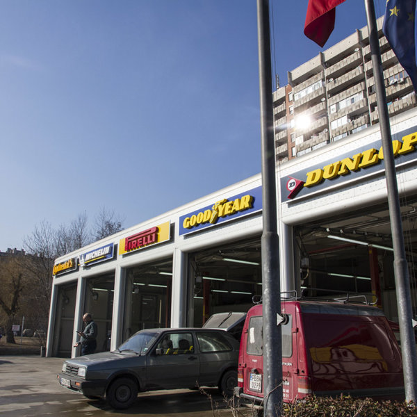 Еурокатена - LED обемни букви за център за гуми