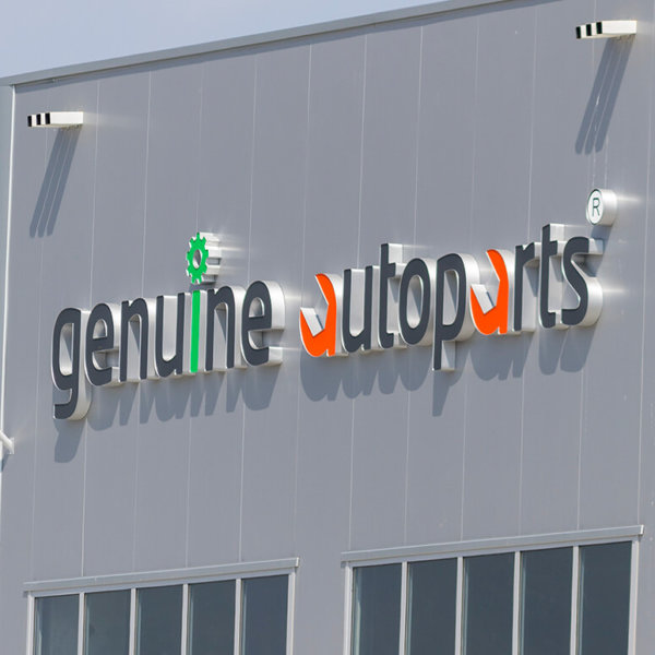 Genuine Autoparts_Obemni bukvi 04 Обемни букви със светодиоди и перфо фолио - Genuine Autoparts