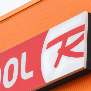 SLS Rossignol sign renovation