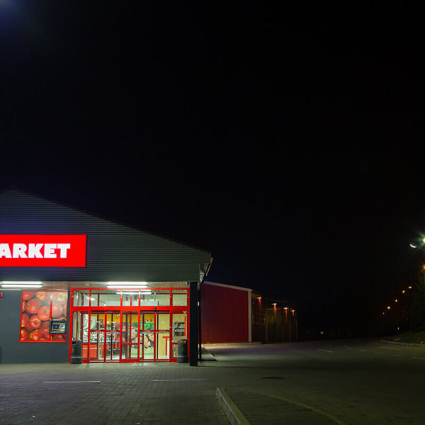 T-market flexible face sign at night T-market flexible face sign at night