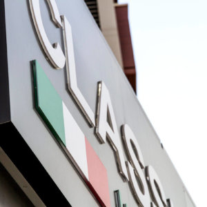 Светещи релефни букви в табела от бонд, Class Interior