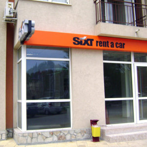 Светеща табела с винил за офис Sixt Слънчев бряг