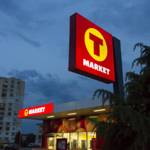 Illuminated totem and sign for T-market Sofia Illuminated totem and sign for T-market Sofia