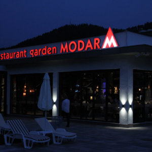 Обемни букви със светодиоди G.O.Q. LED за ресторант Модър в аквапарк Персенк