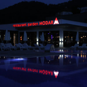 Светещи обмени букви със светодиоди за ресторант Модър