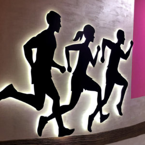 Декоративни елементи за стени, изработени от бонд в спортен комплекс Сила, Пловдив, контражурно светене Декоративни елементи за стени, изработени от бонд в спортен комплекс Сила, Пловдив, контражурно светене