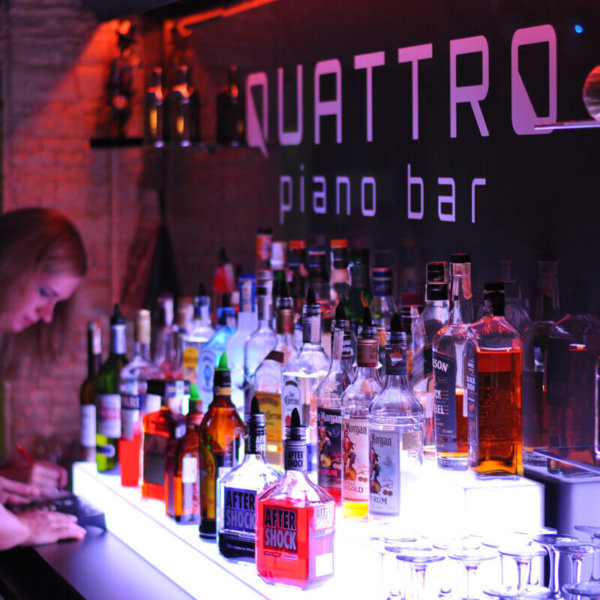 Светещ стелаж с LED RGB осветление, Quattro Piano Bar Светещ стелаж с LED RGB осветление, Quattro Piano Bar