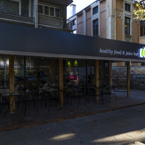 Брандиране на фреш бар в Пловдив със светещи и несветещи букви