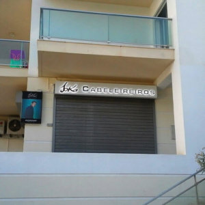 Светещи обемни букви от плексиглас на португалски фризьорски салон